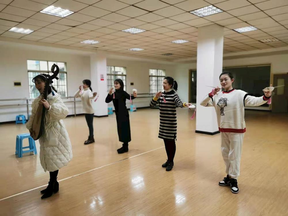 9f04cf801c214409b3c4f33256937d40.jpg 9f04cf801c214409b3c4f33256937d40.jpg