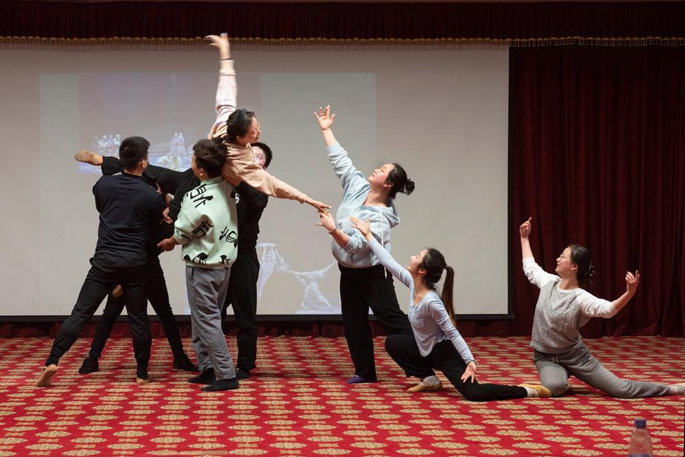 d04548a6a5c64dcb9365b45541053fc1.jpg d04548a6a5c64dcb9365b45541053fc1.jpg