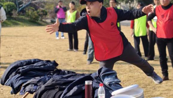 强健体魄聚合力 趣味竞技助发展